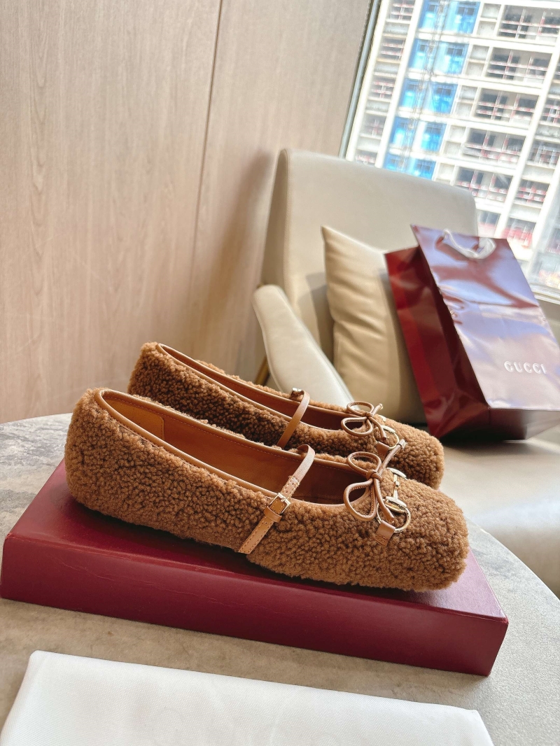 Gvc*1 flat shoes